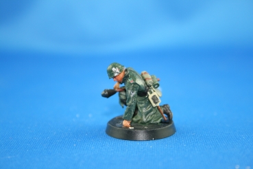 Nordwind 1/48  018 german soldier in greycoat kneeing with Panzerfaust